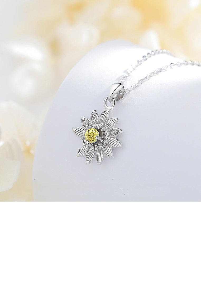 925 Sterling Silver Fashion and Simple Sunflower Pendant with Cubic Zirconia and Necklace - Luxurious Look