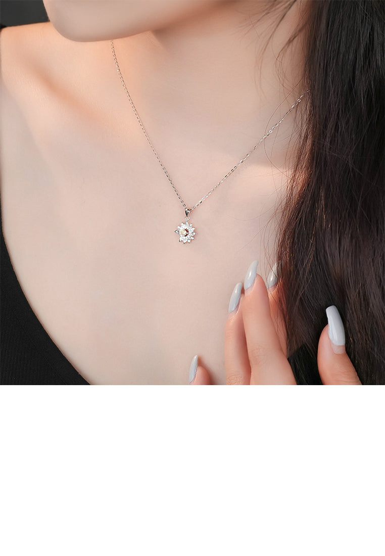 925 Sterling Silver Fashion and Simple Sunflower Pendant with Cubic Zirconia and Necklace - Luxurious Look