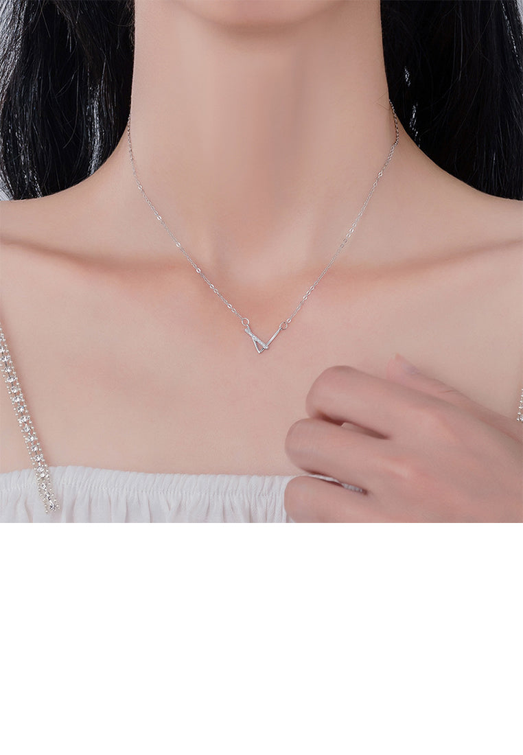 925 Sterling Silver Simple Personalized English Alphabet V Pendant with Cubic Zirconia and Necklace - Luxurious Look