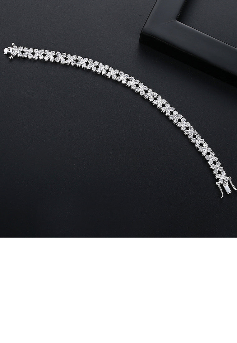 Fashion and Elegant Flower Bracelet with Cubic Zirconia 17cm - Luxurious Look