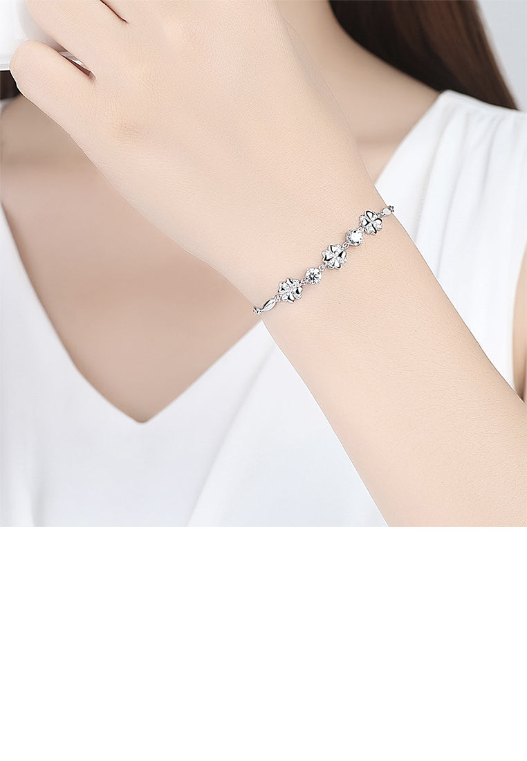 925 Sterling Silver Elegant Fashion Four-leaf Clover Cubic Zirconia Bracelet - Luxurious Look