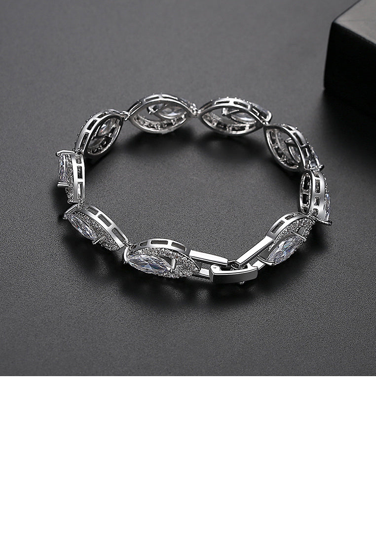 Fashion and Elegant Geometric Bracelet with Cubic Zirconia 16cm - Luxurious Look