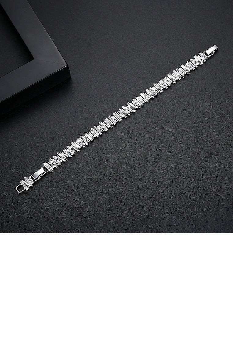 Fashion Simple Geometric Rectangular Cubic Zirconia Bracelet - Luxurious Look