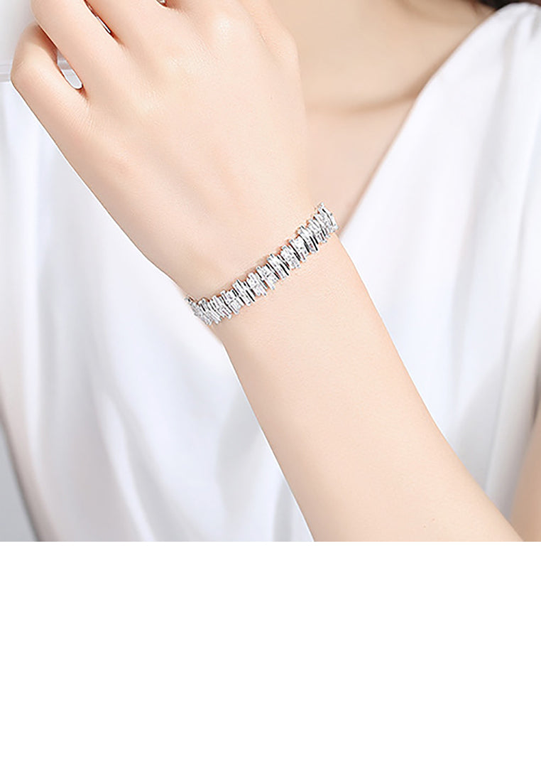 Fashion Simple Geometric Rectangular Cubic Zirconia Bracelet - Luxurious Look