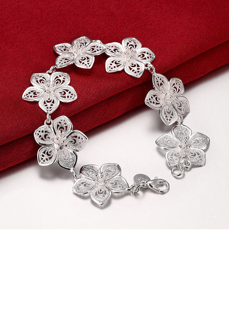 Elegant Flower Bracelet