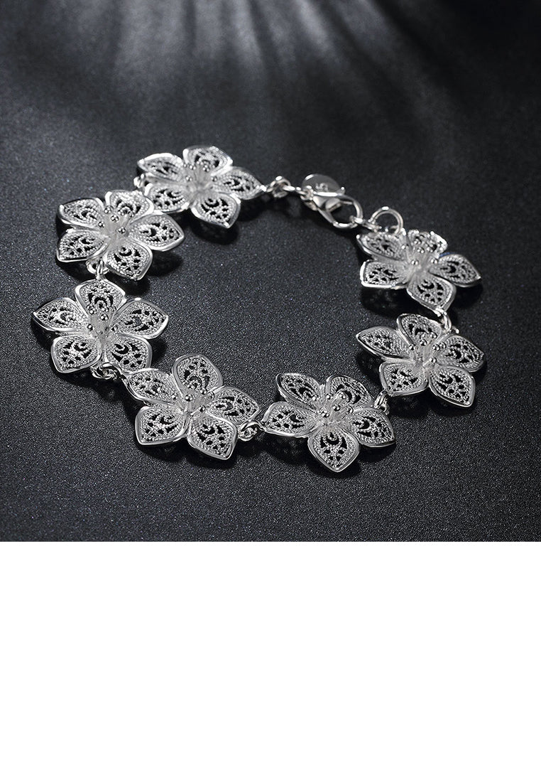 Elegant Flower Bracelet