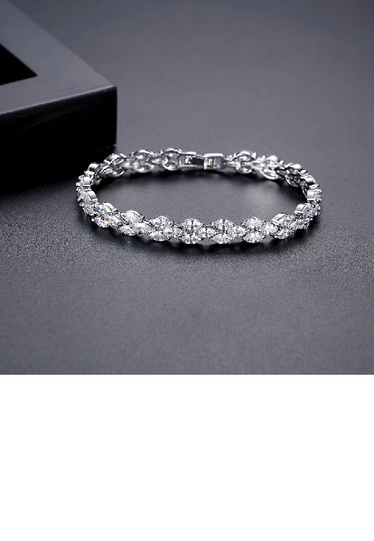 Fashion Brilliant Geometric Cubic Zirconia Bracelet - Luxurious Look
