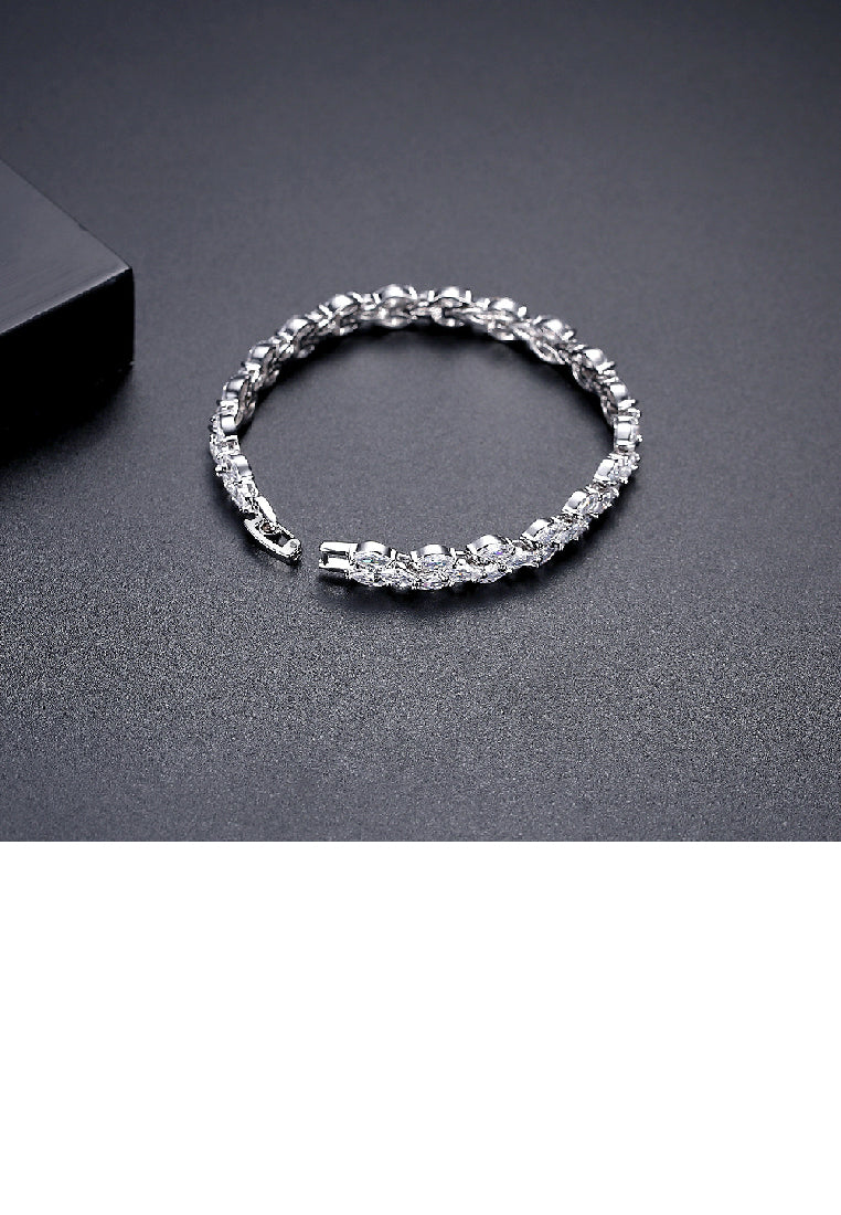 Fashion Brilliant Geometric Cubic Zirconia Bracelet - Luxurious Look