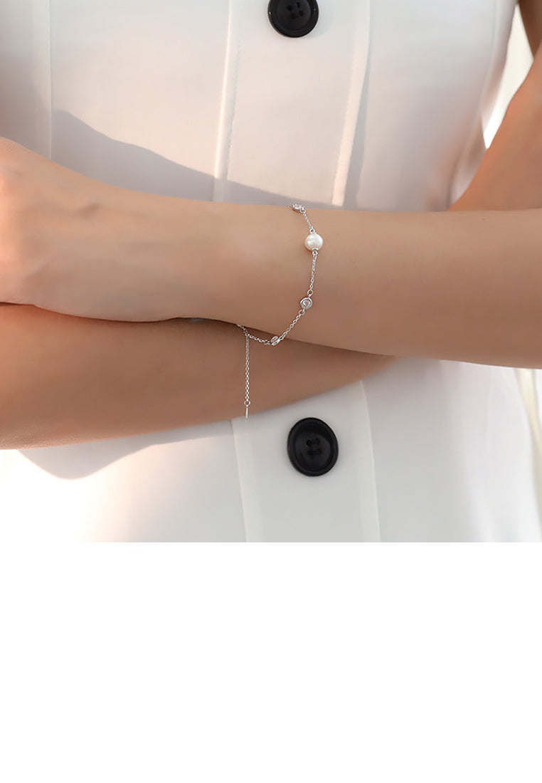 925 Sterling Silver Simple Fashion Geometric Round Freshwater Pearl Bracelet with Cubic Zirconia - Luxurious Look