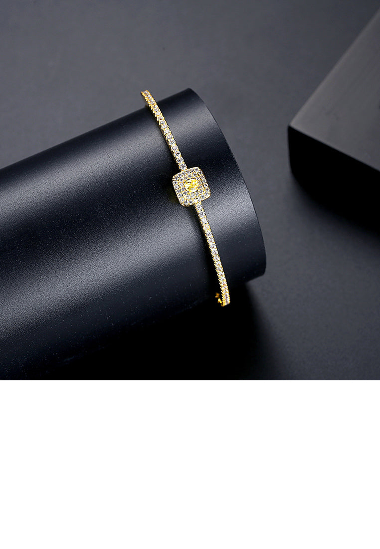 Simple Temperament Plated Gold Square Geometric Bracelet with Cubic Zirconia - Luxurious Look