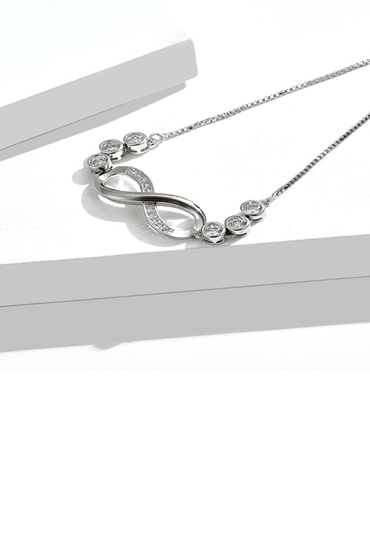 Fashion Temperament Infinity Symbol Bracelet with Cubic Zirconia - Luxurious Look
