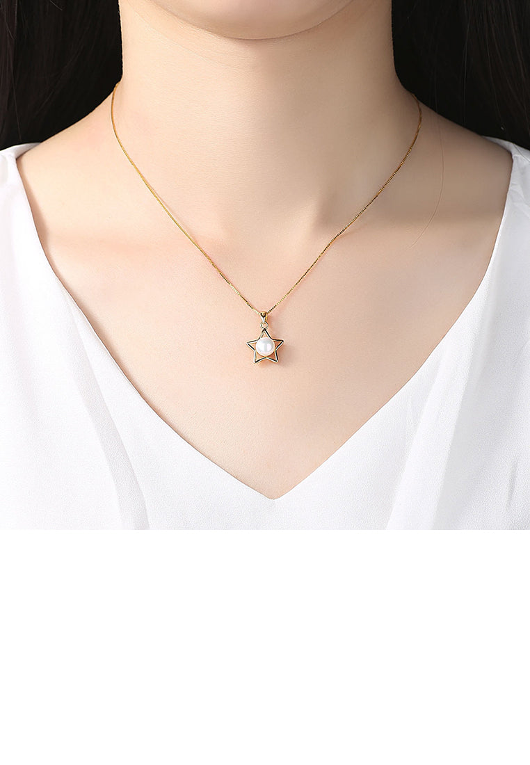 925 Sterling Silver Plated Gold Fashion Simple Star Pendant with Freshwater Pearls and Necklace