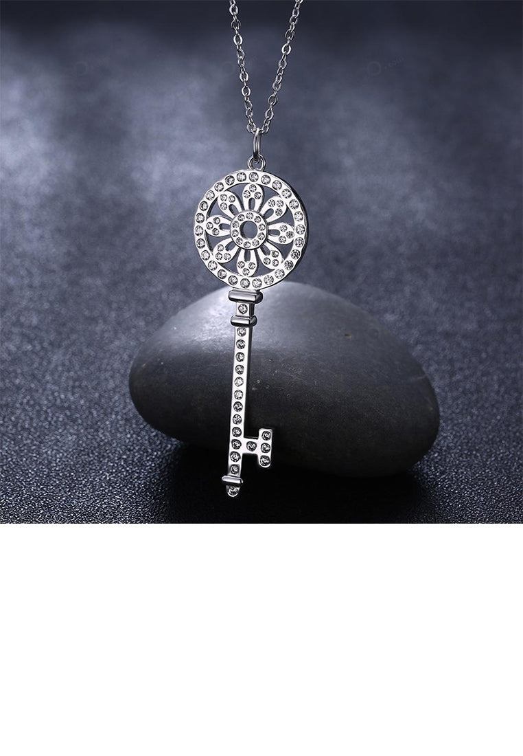 925 Sterling Silver Elegant Key Pendant with Austrian Element Crystal and Necklace