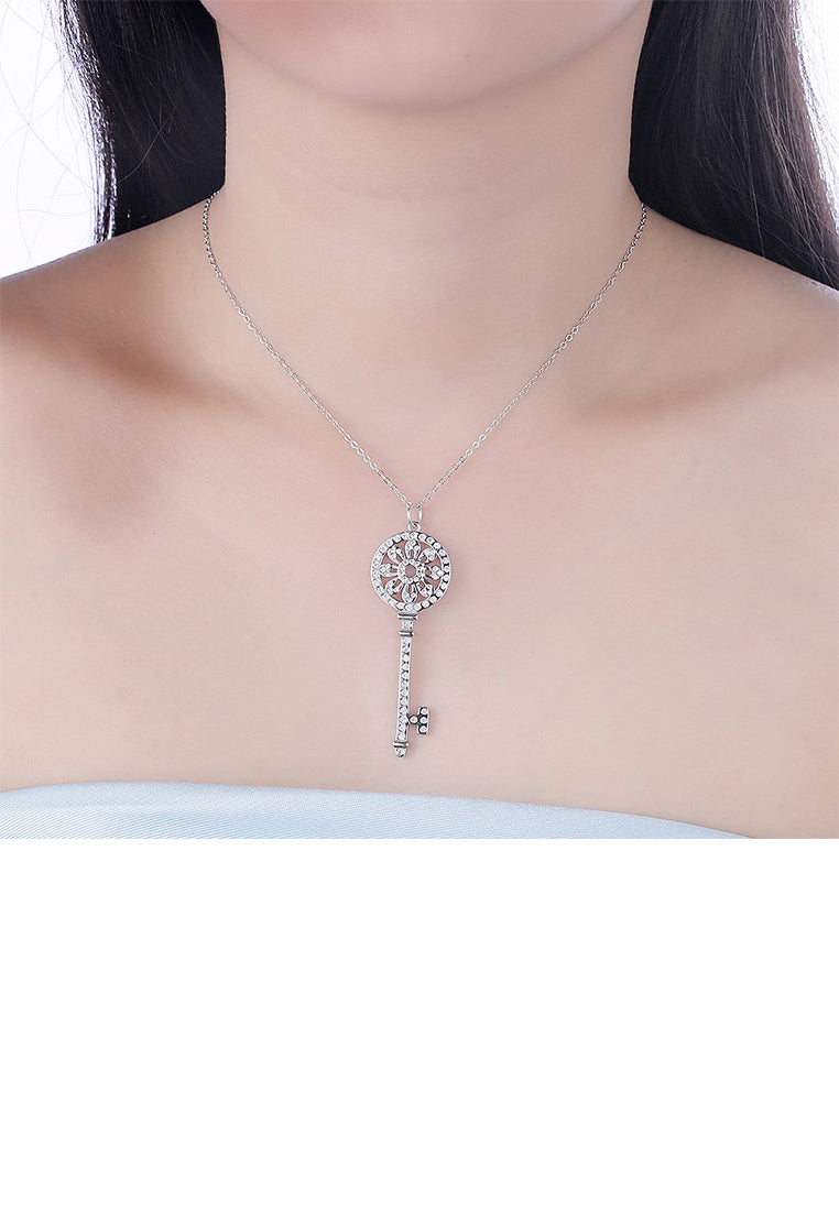 925 Sterling Silver Elegant Key Pendant with Austrian Element Crystal and Necklace