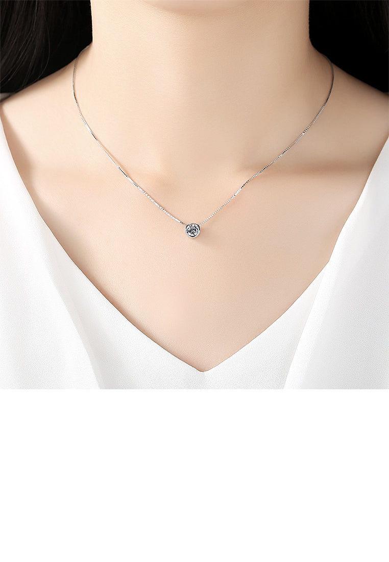 925 Sterling Silver Fashion Simple Geometric Round Cubic Zirconia Pendant with Necklace - Luxurious Look