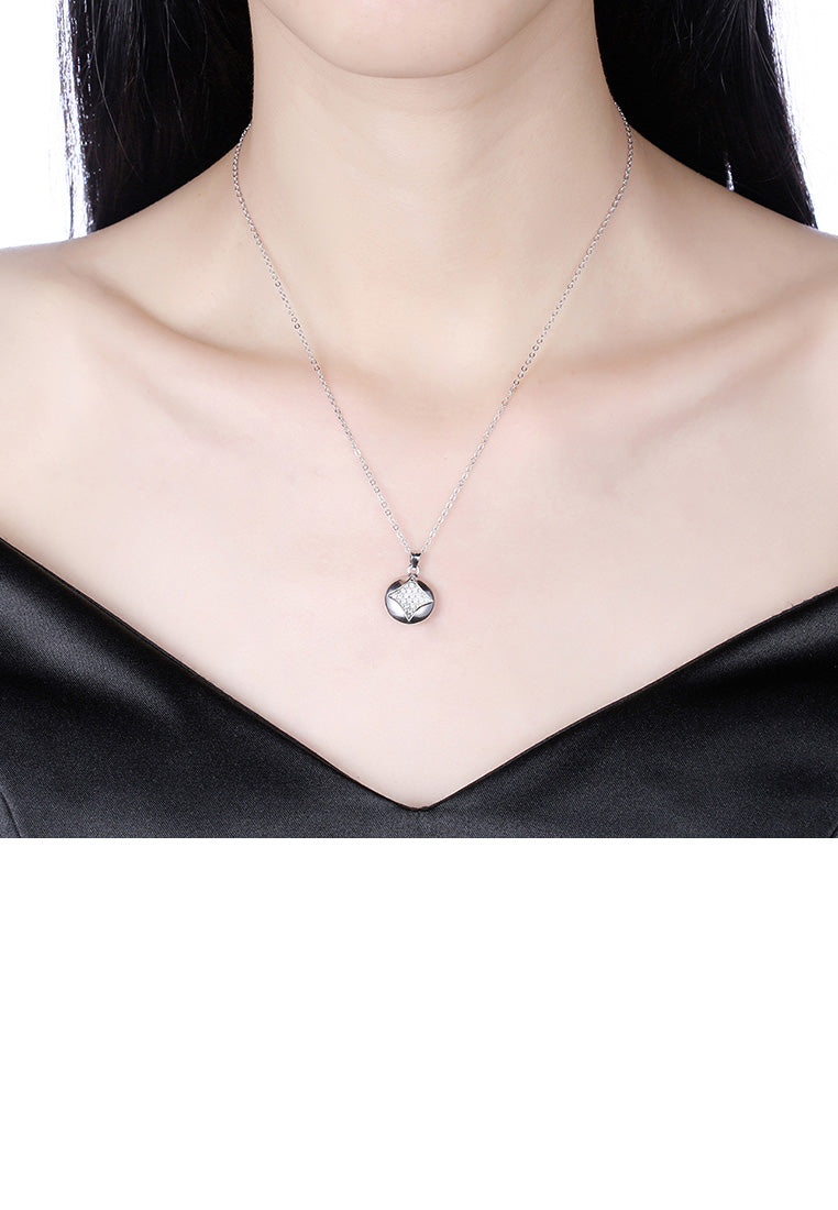 925 Sterling Silver Simple Geometric Round Pendant with Cubic Zircon and Necklace