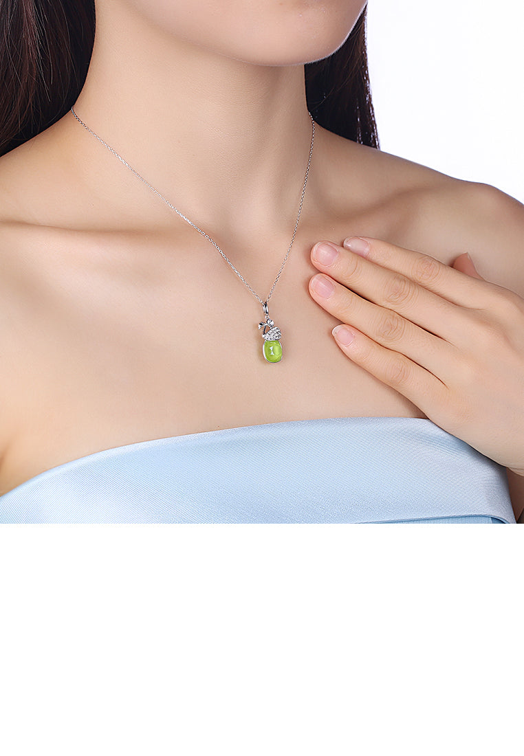 925 Sterling Silver Elegant Swan Geometric Pendant with Green Austrian Element Crystal and Necklace