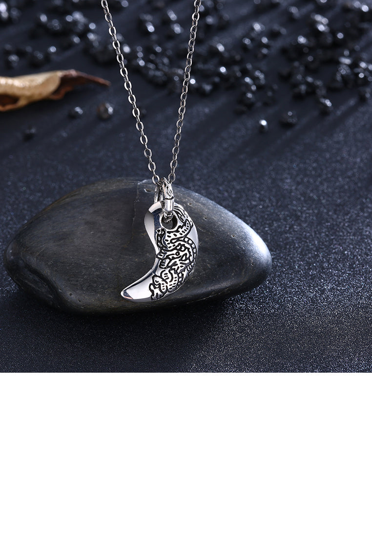 925 Sterling Silver Retro Fashion Personality Crescent Pendant with Necklace