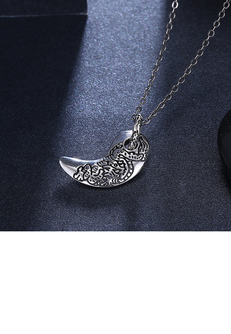 925 Sterling Silver Retro Fashion Personality Crescent Pendant with Necklace