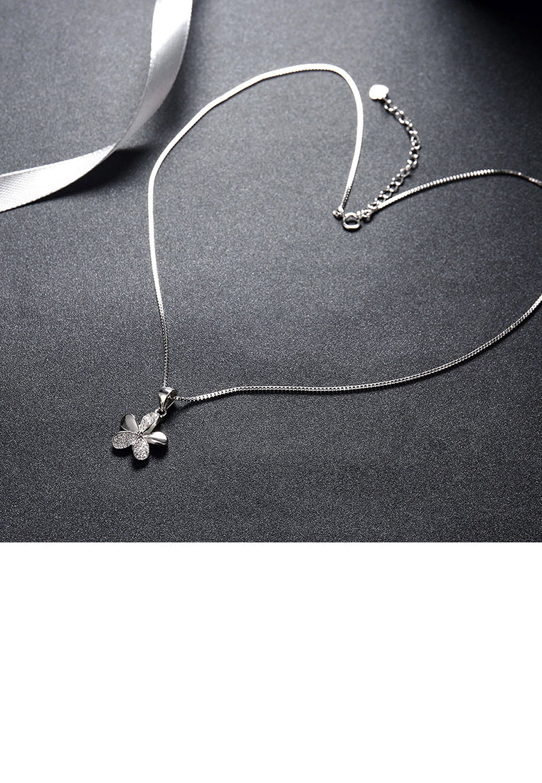 925 Sterling Silver Elegant Simple Fashion Four Leaf Clover Pendant Necklace with Austrian Element Crystal