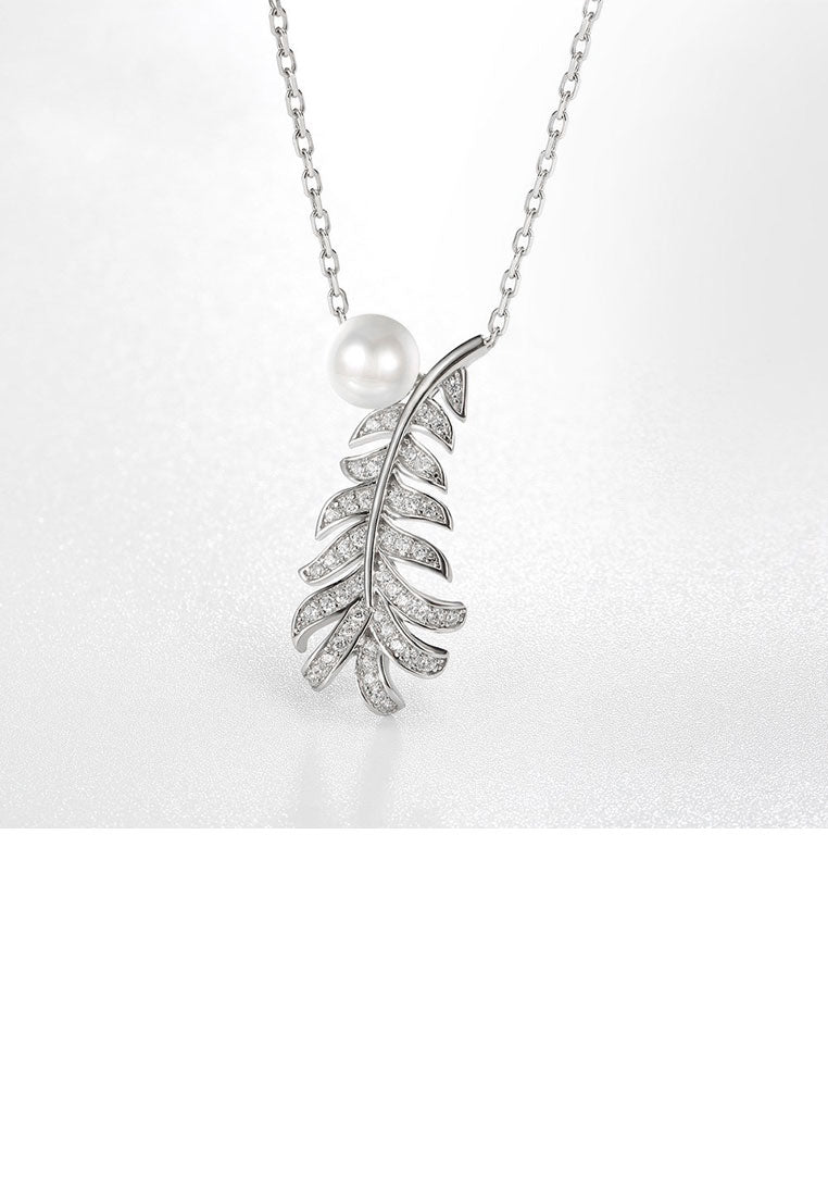 925 Sterling Silver Leaf Pendant with Austrian Element Crystal and Fashion Pearl and Necklace - Luxurious Look