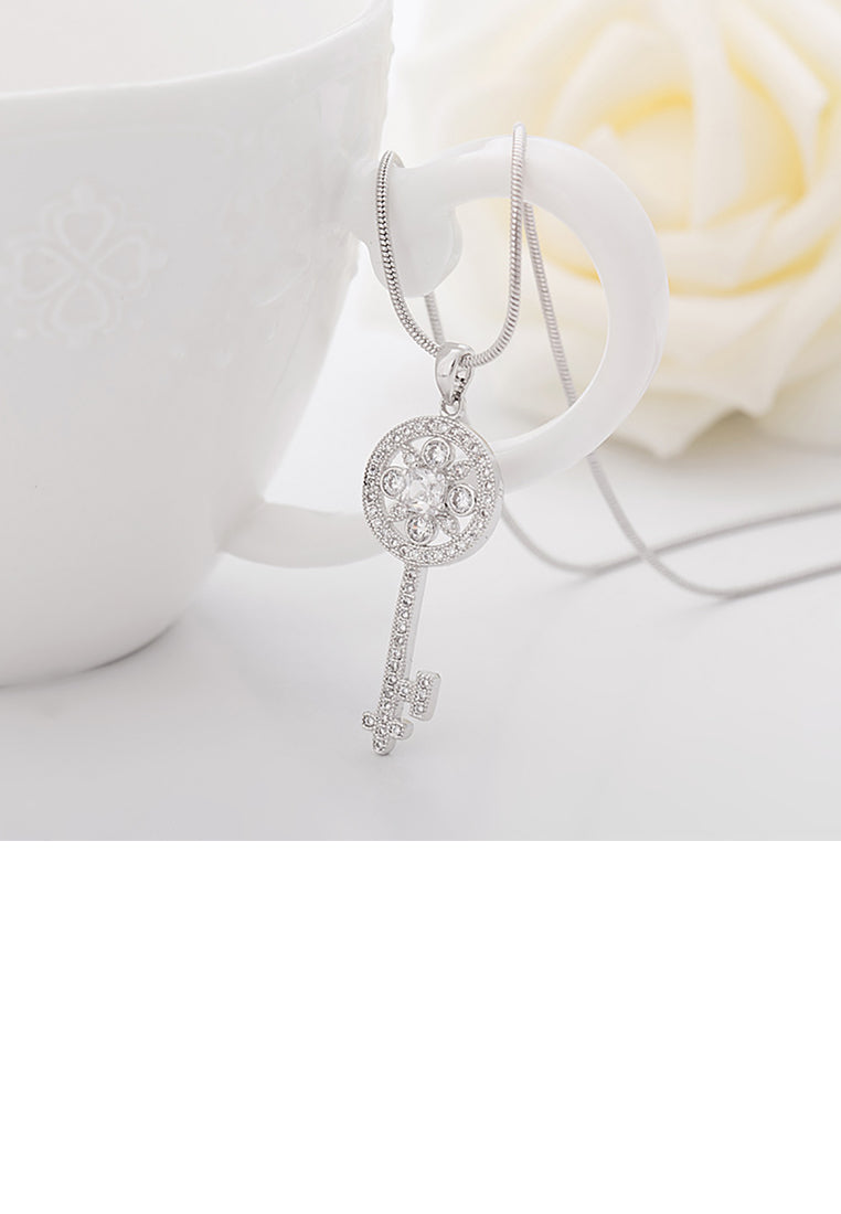 Fashion and Elegant Pattern Key Pendant with Cubic Zirconia and Necklace - Luxurious Look