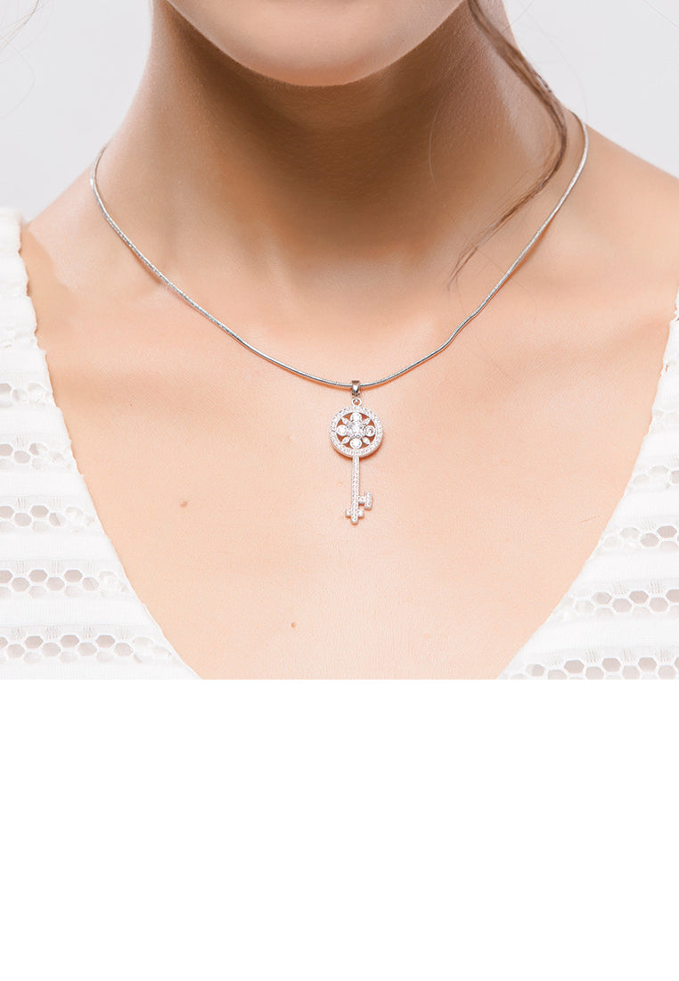 Fashion and Elegant Pattern Key Pendant with Cubic Zirconia and Necklace - Luxurious Look