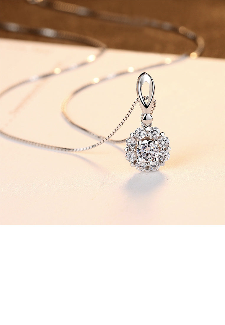 925 Sterling Silver Elegant and Brilliant Flower Pendant with Cubic Zirconia and Necklace - Luxurious Look