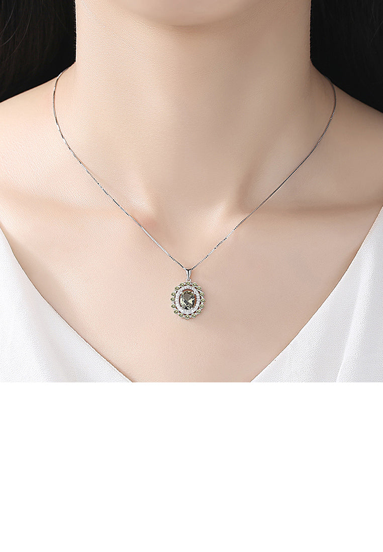 925 Sterling Silver Fashion Simple Geometric Oval Olive Green Cubic Zirconia Pendant with Necklace - Luxurious Look