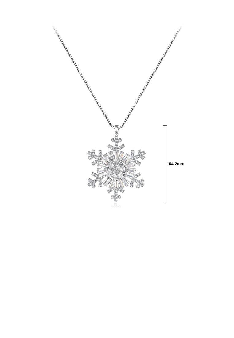 Fashion and Elegant Snowflake Pendant with Cubic Zirconia and Necklace - Luxurious Look