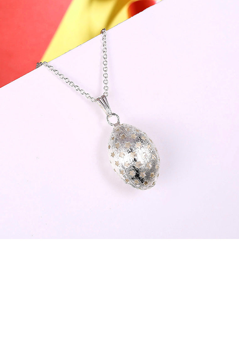 Simple and Fashion Oval Hollow Star Pendant with Necklace