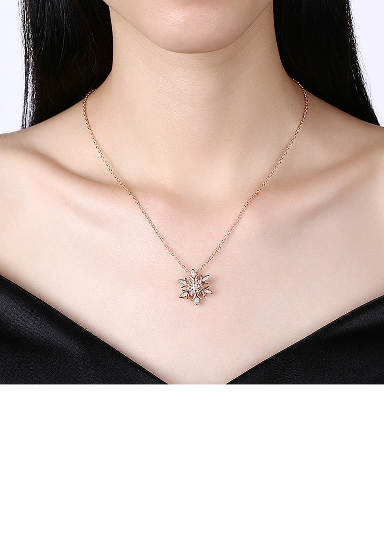 Elegant and Fashion Plated Rose Gold Snowflake Pendant with Cubic Zircon and Necklace
