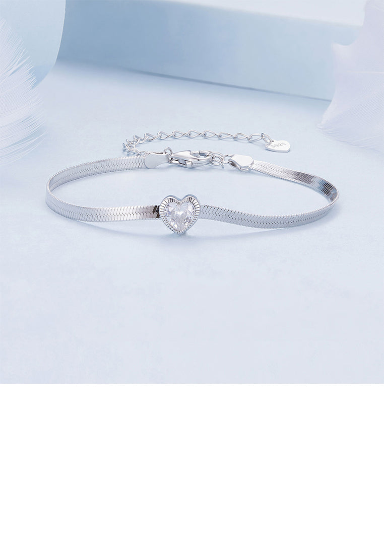 925 Sterling Silver Simple Fashion Heart Shape Bracelet with Cubic Zirconia - Luxurious Look
