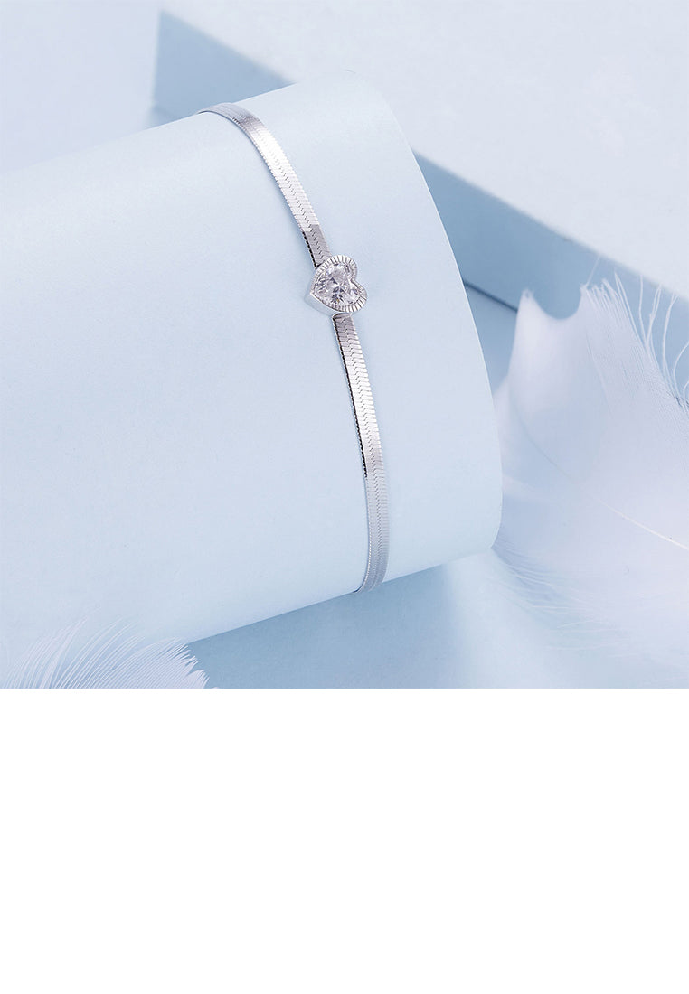 925 Sterling Silver Simple Fashion Heart Shape Bracelet with Cubic Zirconia - Luxurious Look