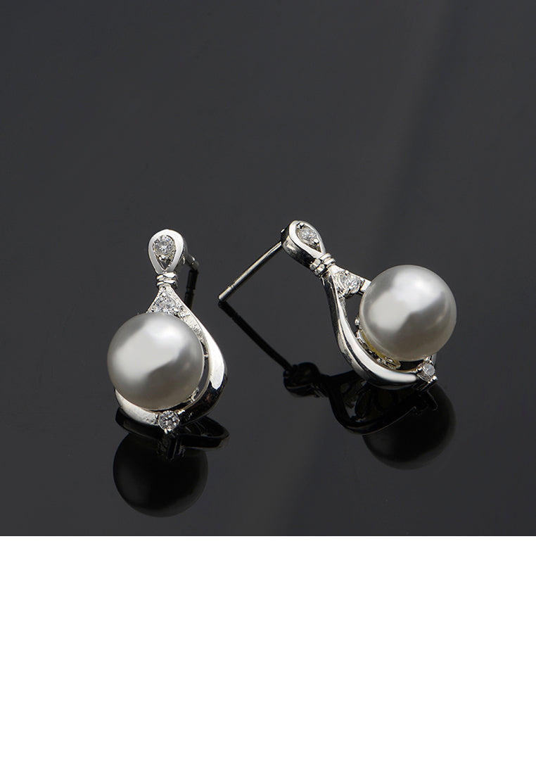 Simple and Elegant Water Drop-shaped Pearl Earrings - Luxurious Look