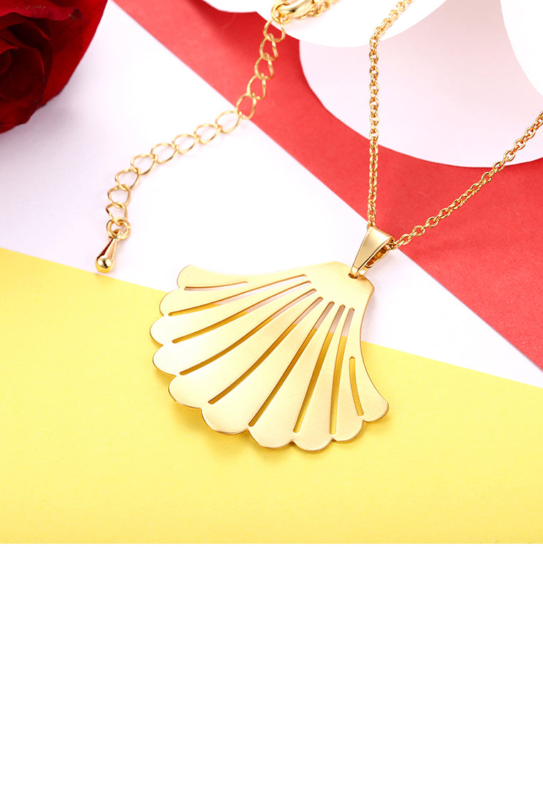 Simple Gold Fan Pendant with Necklace
