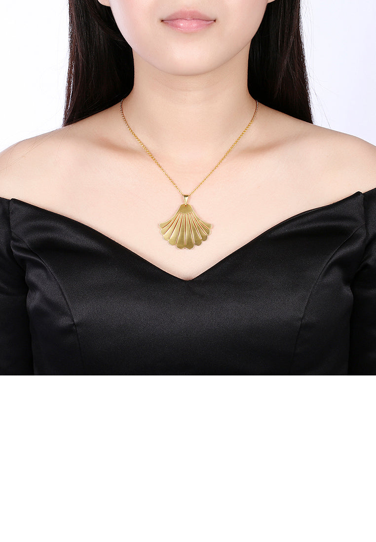 Simple Gold Fan Pendant with Necklace