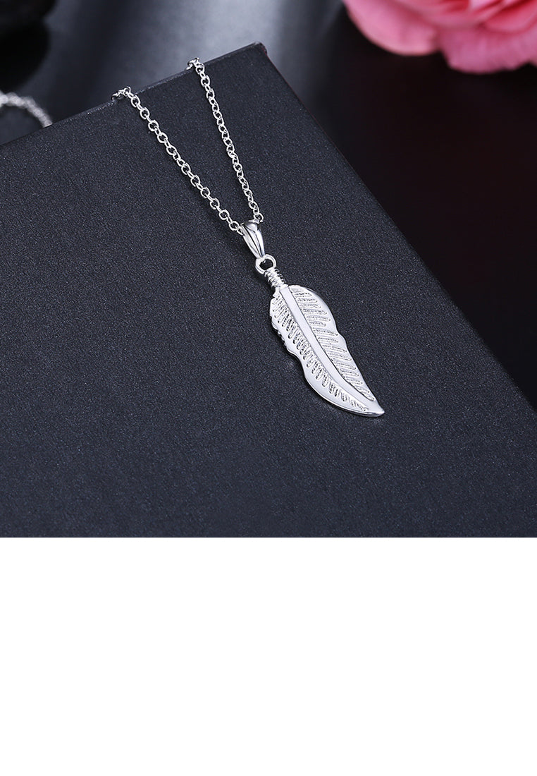 Simple Feather Pendant with Necklace