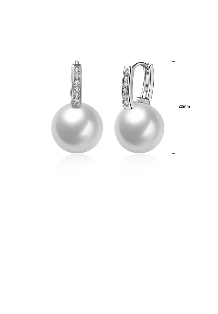 Elegant and Elegant Pearl Earrings with Cubic Zircon - Luxurious Look