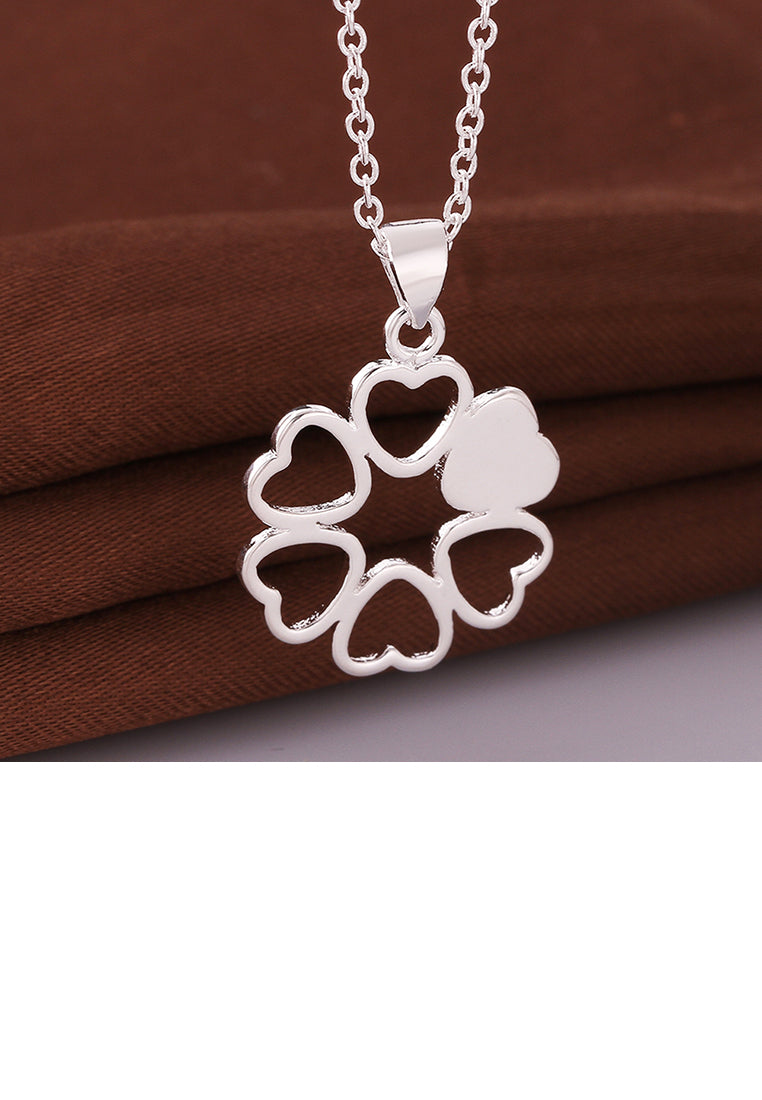 Fashion Simple Heart Flower Pendant with Necklace