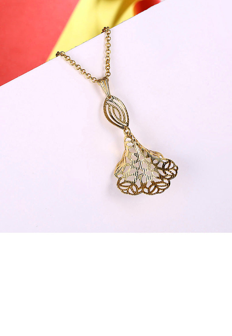 Fashion Golden Flower Pendant with Necklace