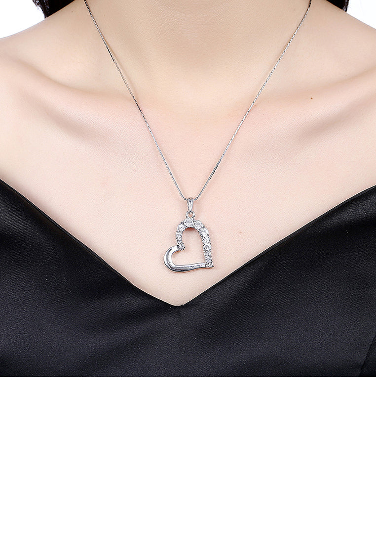 Simple Romantic Hollow Heart Pendant with Austrian Element Crystal and Necklace