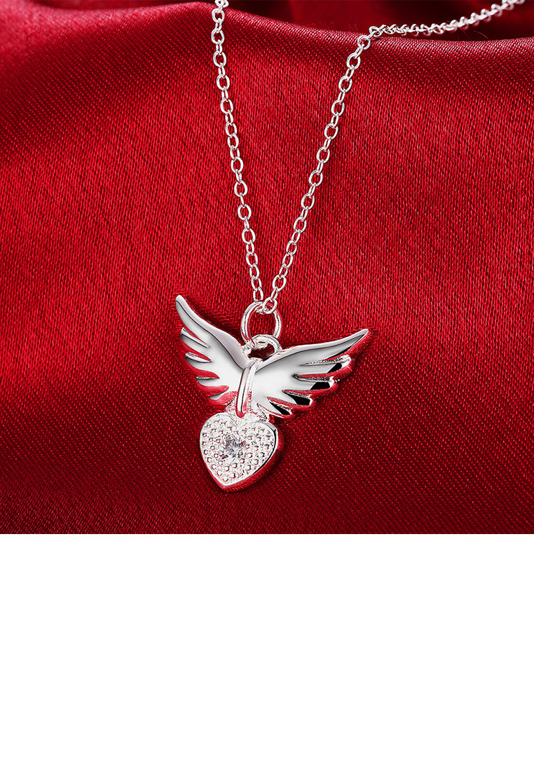 Fashion Heart Wing Pendant with Cubic Zircon and Necklace