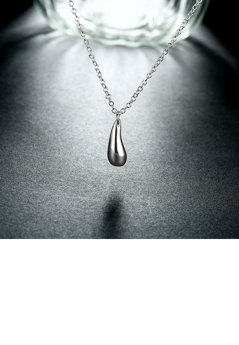 Fashion Simple Water Drop Pendant with Necklace