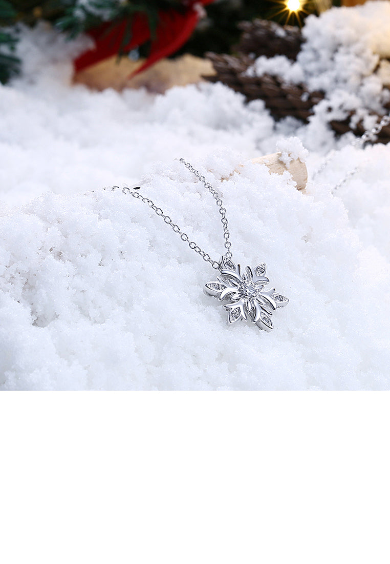 Fashion Snowflake Pendant with Cubic Zircon and Necklace