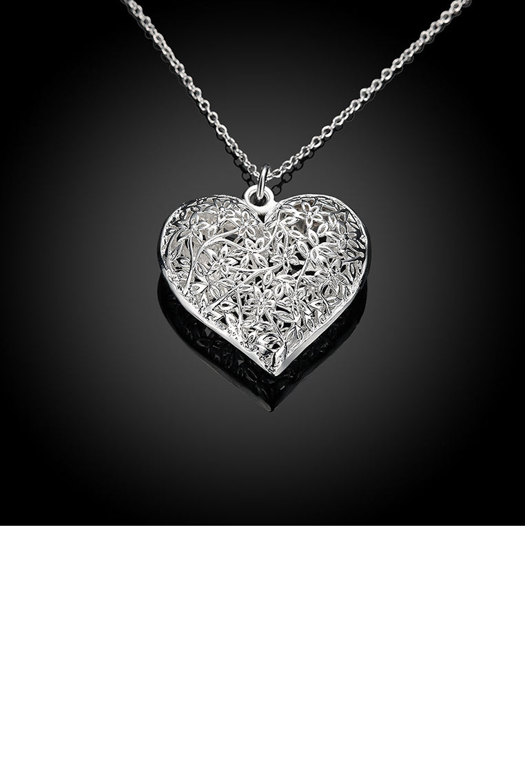 Simple Hollow Heart Pendant with Necklace