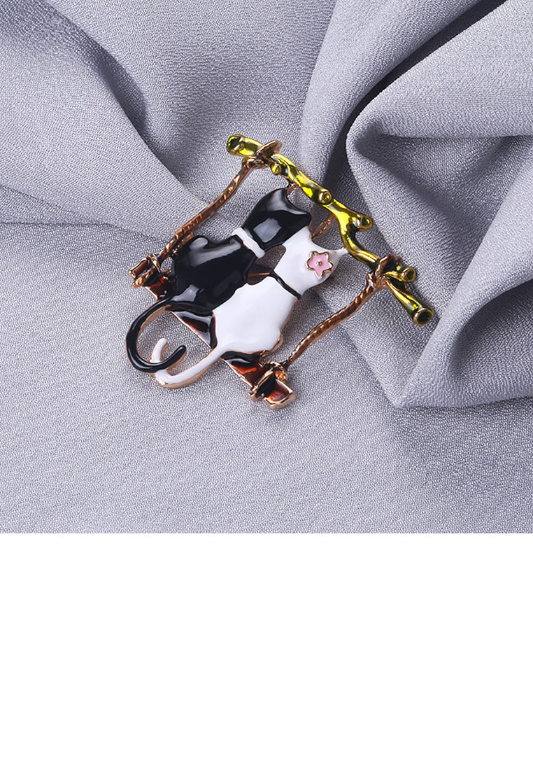 Fashion and Lovely Plated Gold Enamel Black and White Double Cat Brooch