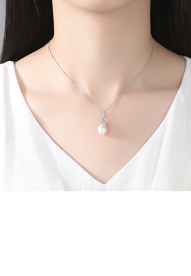 925 Sterling Silver Simple and Elegant White Freshwater Pearl Pendant with Cubic Zirconia and Necklace - Luxurious Look