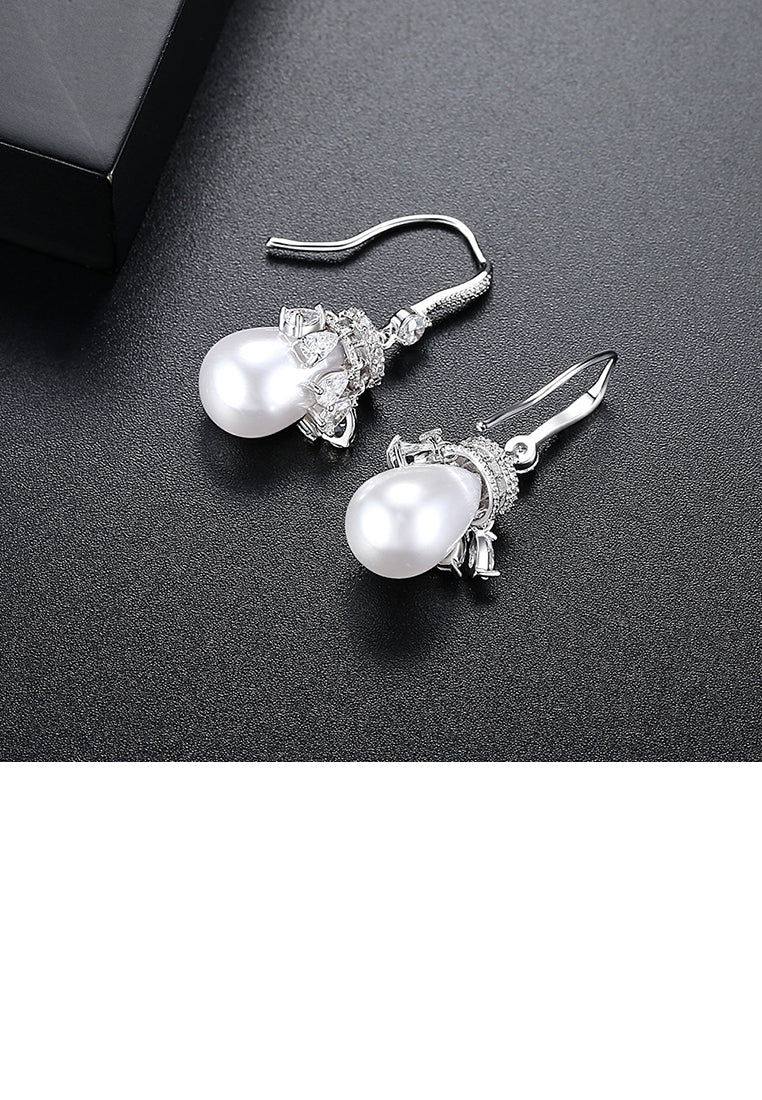 Elegant and Simple Geometric Water Drop-shaped Imitation Pearl Earrings with Cubic Zirconia - Luxurious Look