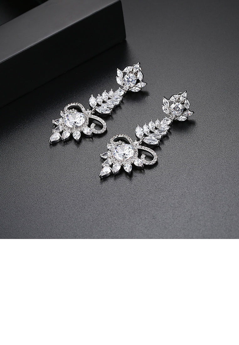 Fashion and Elegant Geometric Pattern Long Earrings with Cubic Zirconia - Luxurious Look